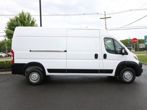 Used 2025 RAM ProMaster 2500 w/ Convenience Group FWD image 6