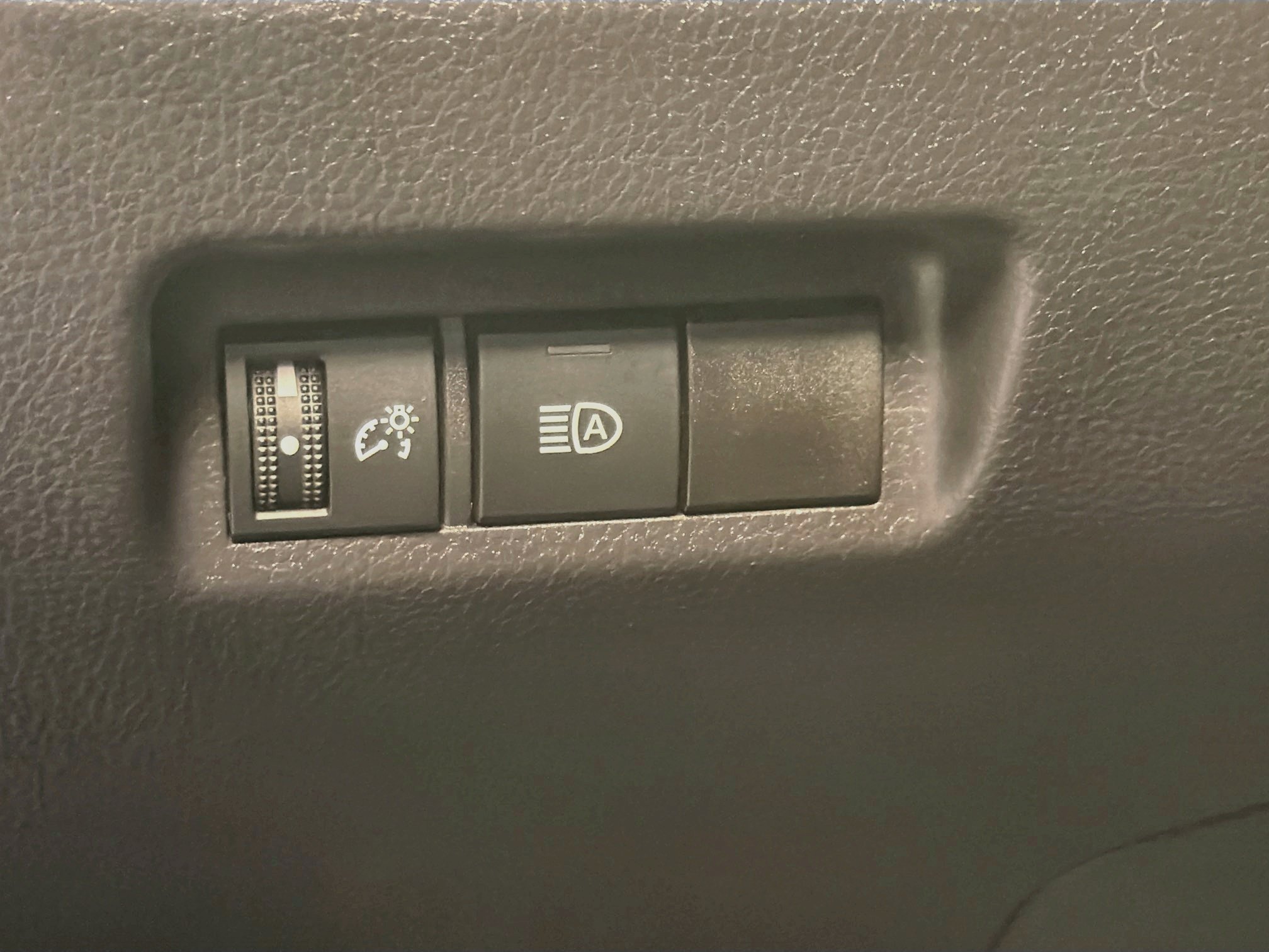 Used 2025 Toyota RAV4 LE AWD/4WD image 16