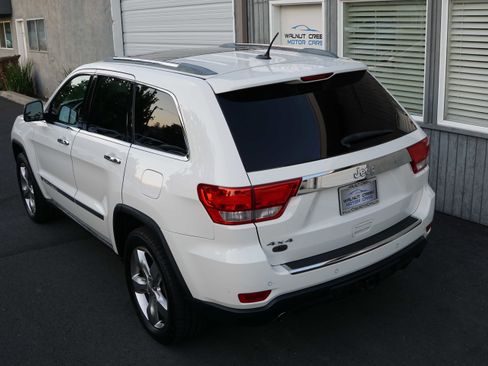 Used 2012 Jeep Grand Cherokee Overland image 17