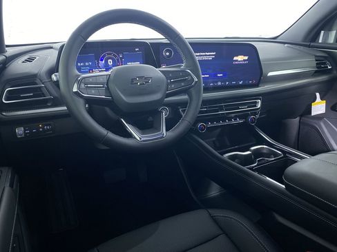 New 2026 Chevrolet Traverse LT image 2