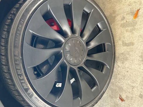 Used 2023 Tesla Model Y Long Range image 15