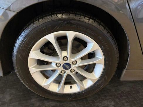Used 2019 Ford Fusion SE FWD image 33