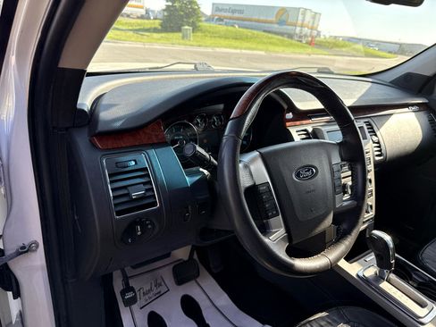 Used 2009 Ford Flex Limited image 15