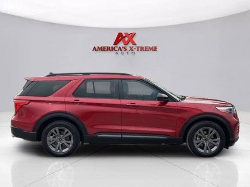 Used 2024 Ford Explorer XLT w/ Equipment Group 202A RWD image 7