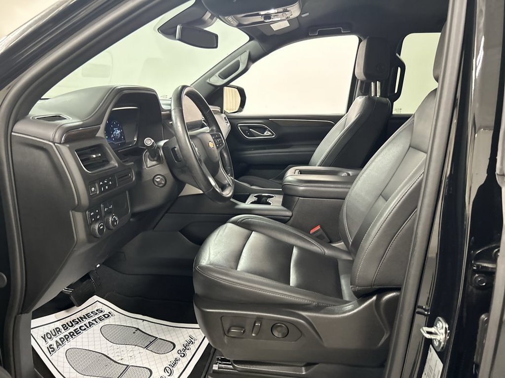 Certified 2024 Chevrolet Suburban LT w/ Luxury Package AWD/4WD image 9