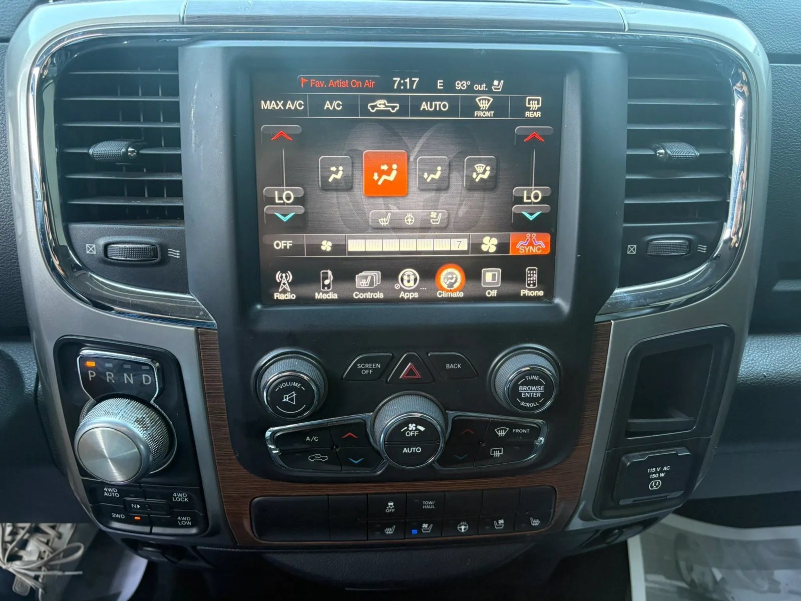 Used 2016 RAM 1500 Laramie AWD/4WD image 15