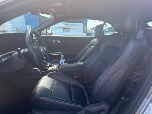 Used 2025 Ford Mustang Premium RWD image 10