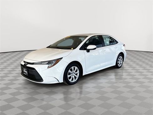 Used 2023 Toyota Corolla LE image 6