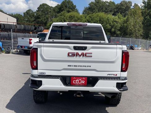 Used 2023 GMC Sierra 2500 AT4 w/ AT4 Preferred Package AWD/4WD image 4