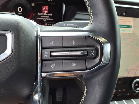 Used 2024 GMC Acadia Denali w/ Super Cruise Package FWD image 15