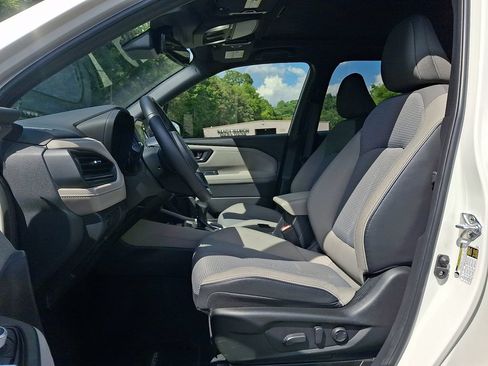 Used 2025 Subaru Forester Premium w/ Convenience Package #2 AWD/4WD image 13