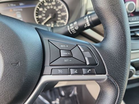 Used 2025 Nissan Altima 2.5 SV FWD image 21