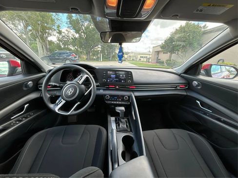 Used 2021 Hyundai Elantra SEL FWD image 22