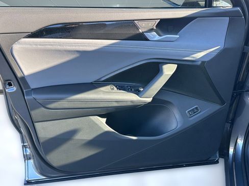 New 2026 Volkswagen Tiguan SE image 10