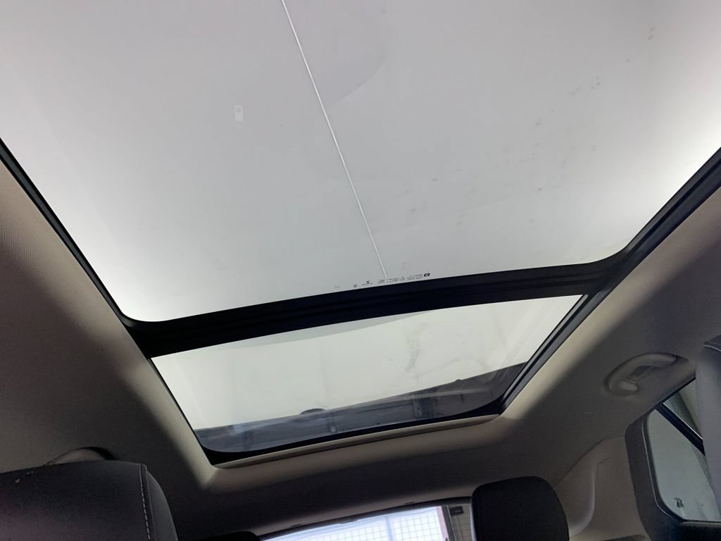 Used 2023 Buick Envision Avenir FWD image 42
