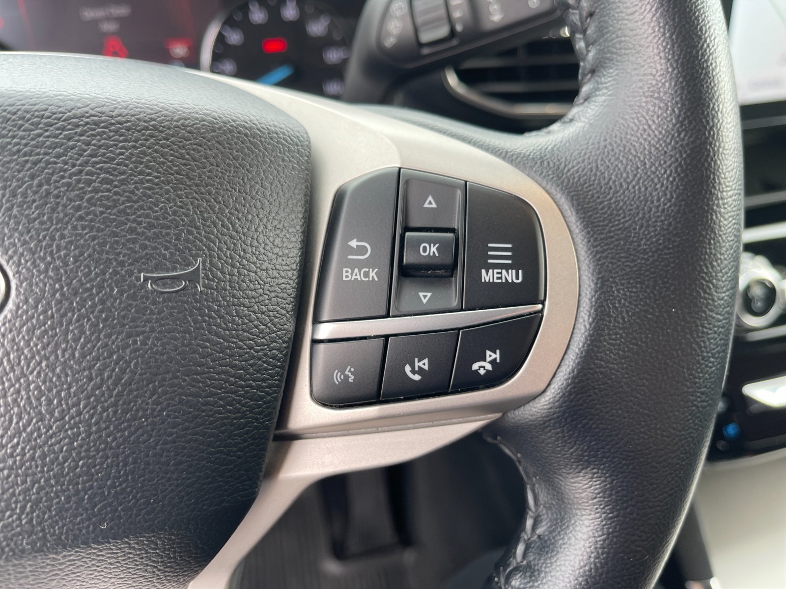 Used 2022 Ford Explorer Limited w/ Equipment Group 301A RWD image 31