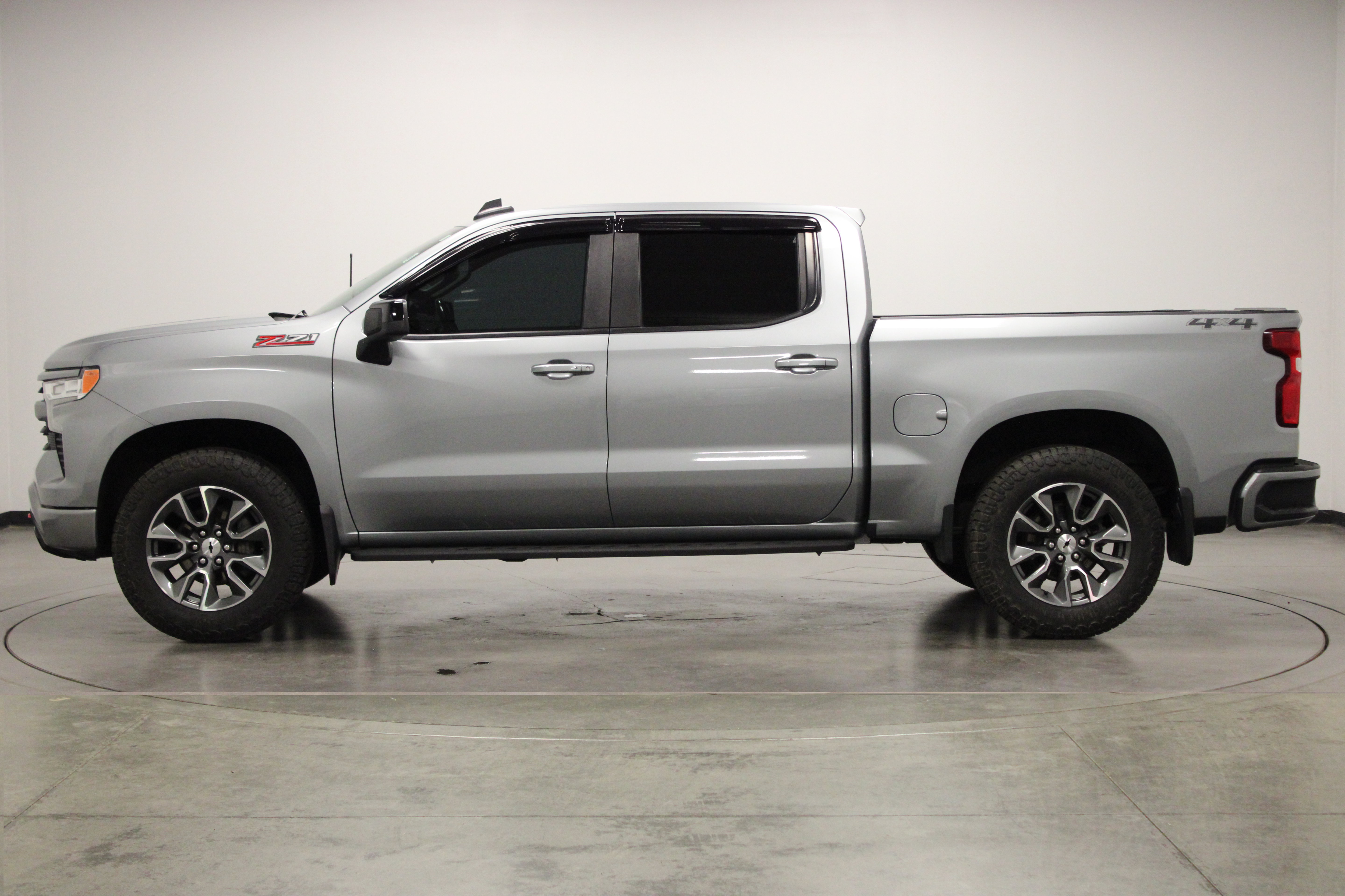 Used 2024 Chevrolet Silverado 1500 RST AWD/4WD image 5