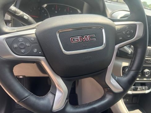 Used 2024 GMC Terrain SLT FWD image 20