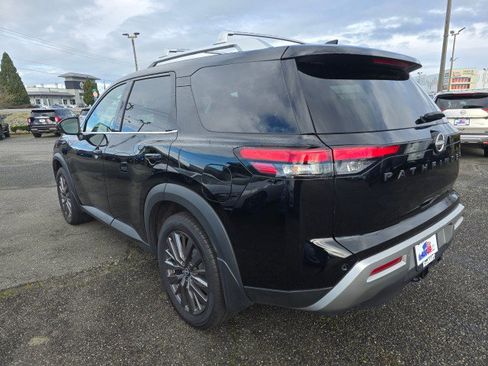Used 2024 Nissan Pathfinder SL w/ SL Premium Package AWD/4WD image 5