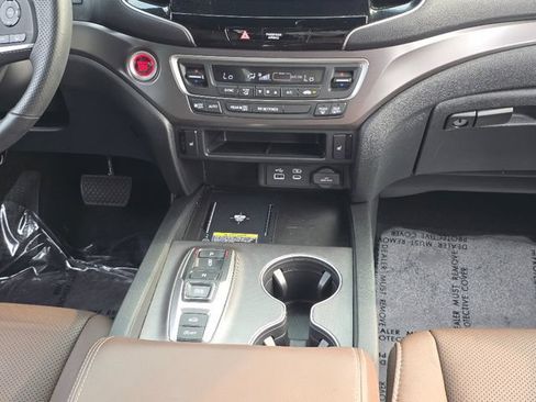 Used 2025 Honda Passport EX-L image 15
