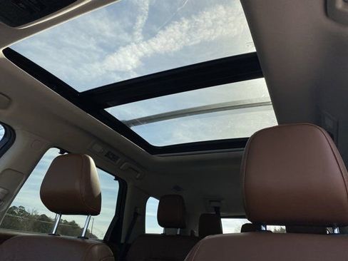 Used 2022 Nissan Pathfinder Platinum w/ Lighting Package (N93) image 10