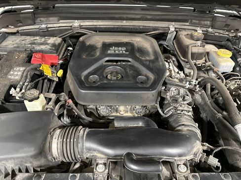 Used 2022 Jeep Wrangler Unlimited Sport AWD/4WD image 24