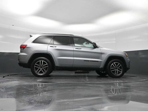 Used 2020 Jeep Grand Cherokee Trailhawk image 32
