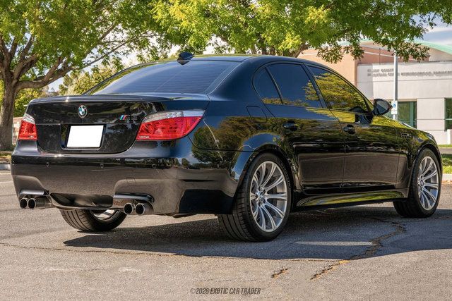 Used 2010 BMW M5 RWD image 6