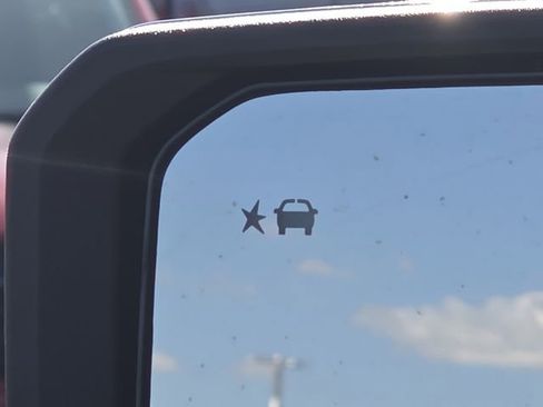 New 2026 GMC Canyon Denali image 13