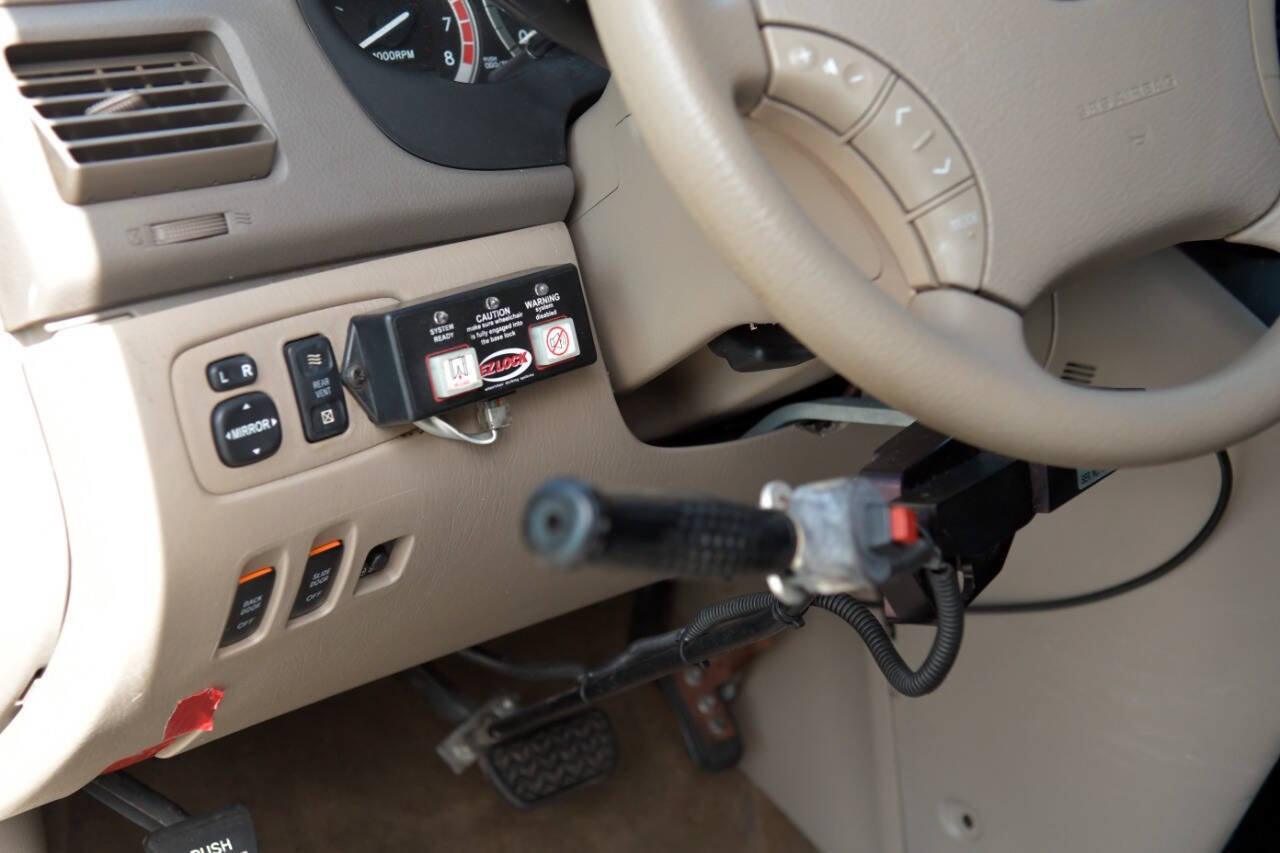Used 2005 Toyota Sienna LE w/ Assistance Pkg 2 FWD image 27