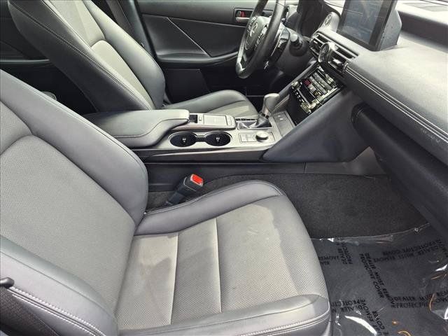 Used 2025 Lexus IS 350 F Sport RWD image 19