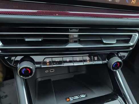 Certified 2025 Chevrolet Traverse RS w/ LPO, Floor Liner Package image 18