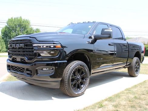 Used 2026 RAM 3500 Laramie AWD/4WD image 9
