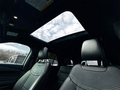 Used 2023 Ford Explorer ST w/ Equipment Group 401A image 24