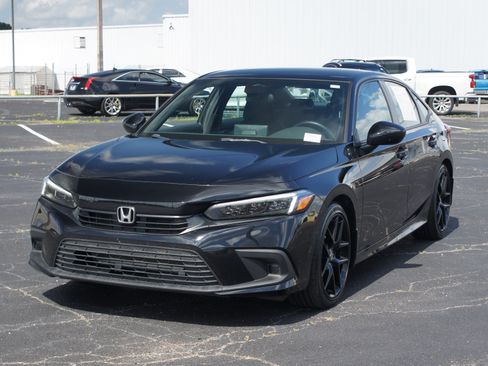 Used 2024 Honda Civic Sport image 2