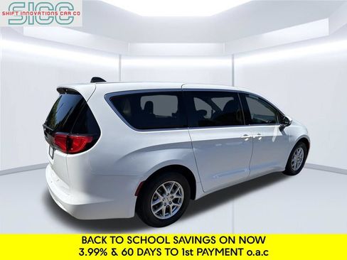 Used 2023 Chrysler Voyager LX FWD image 7