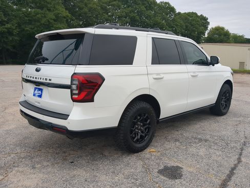 Certified 2022 Ford Expedition Limited AWD/4WD image 3