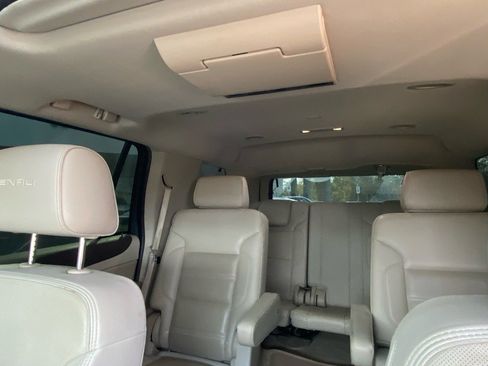 Used 2019 GMC Yukon Denali w/ Open Road Package image 9