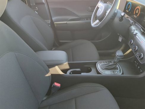 New 2026 Hyundai Kona SE image 11