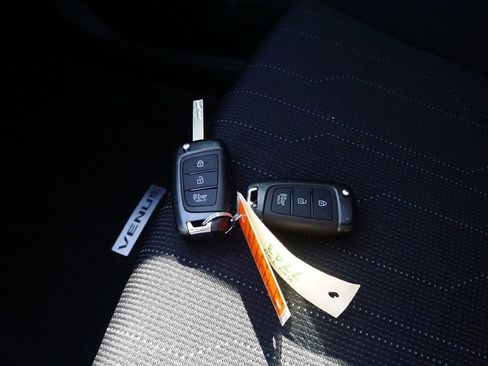 New 2026 Hyundai Venue SE image 24