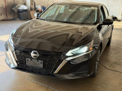 Used 2024 Nissan Altima 2.5 SV image 1