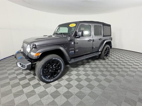 Used 2022 Jeep Wrangler Unlimited Sahara image 8