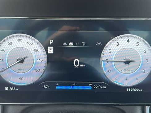 Used 2024 Hyundai Elantra SEL FWD image 2