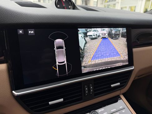 Used 2020 Porsche Cayenne image 37