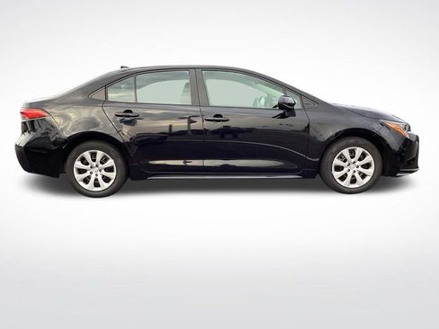 Used 2025 Toyota Corolla LE FWD image 10