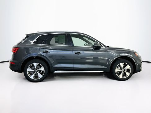 Used 2023 Audi Q5 2.0T Premium Plus w/ Premium Plus Package AWD/4WD image 10