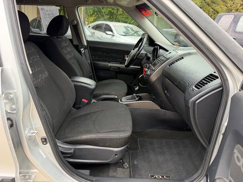 Used 2013 Kia Soul + w/ Audio Pkg image 10