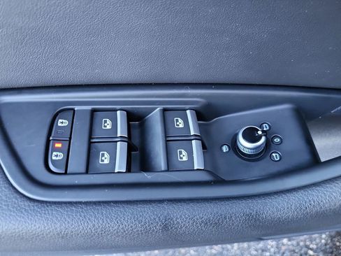 Used 2022 Audi A4 2.0T Premium image 11