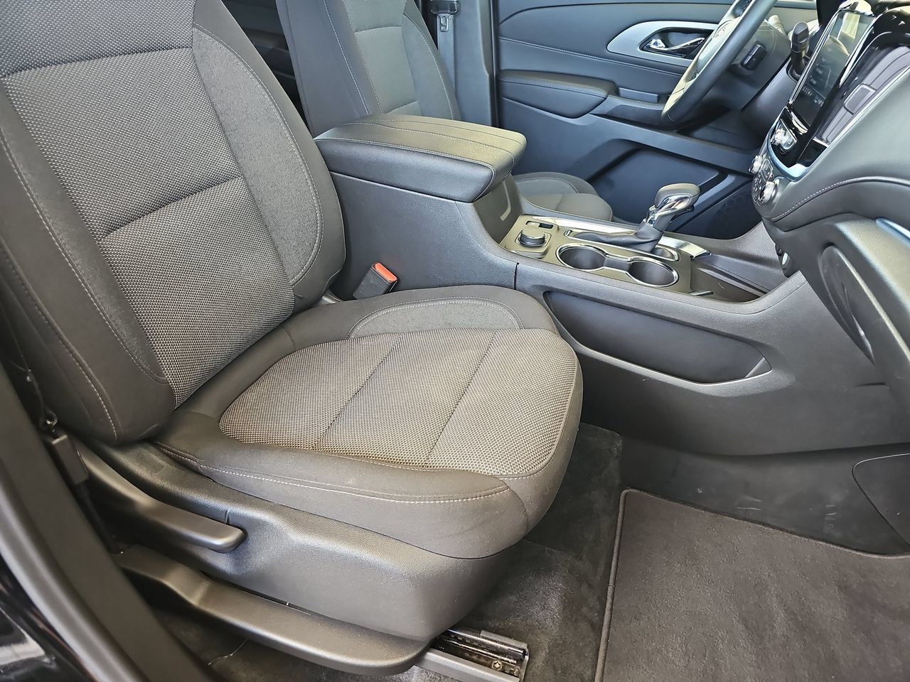 Certified 2023 Chevrolet Traverse LT FWD image 13