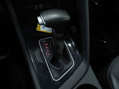 Used 2017 Kia Niro EX image 24